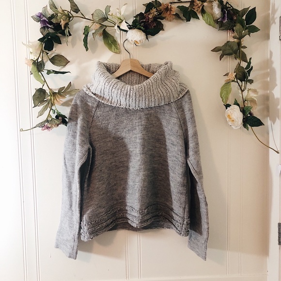Anthropologie Sweaters - SALE Anthro. Sleeping on Snow sz M ✨